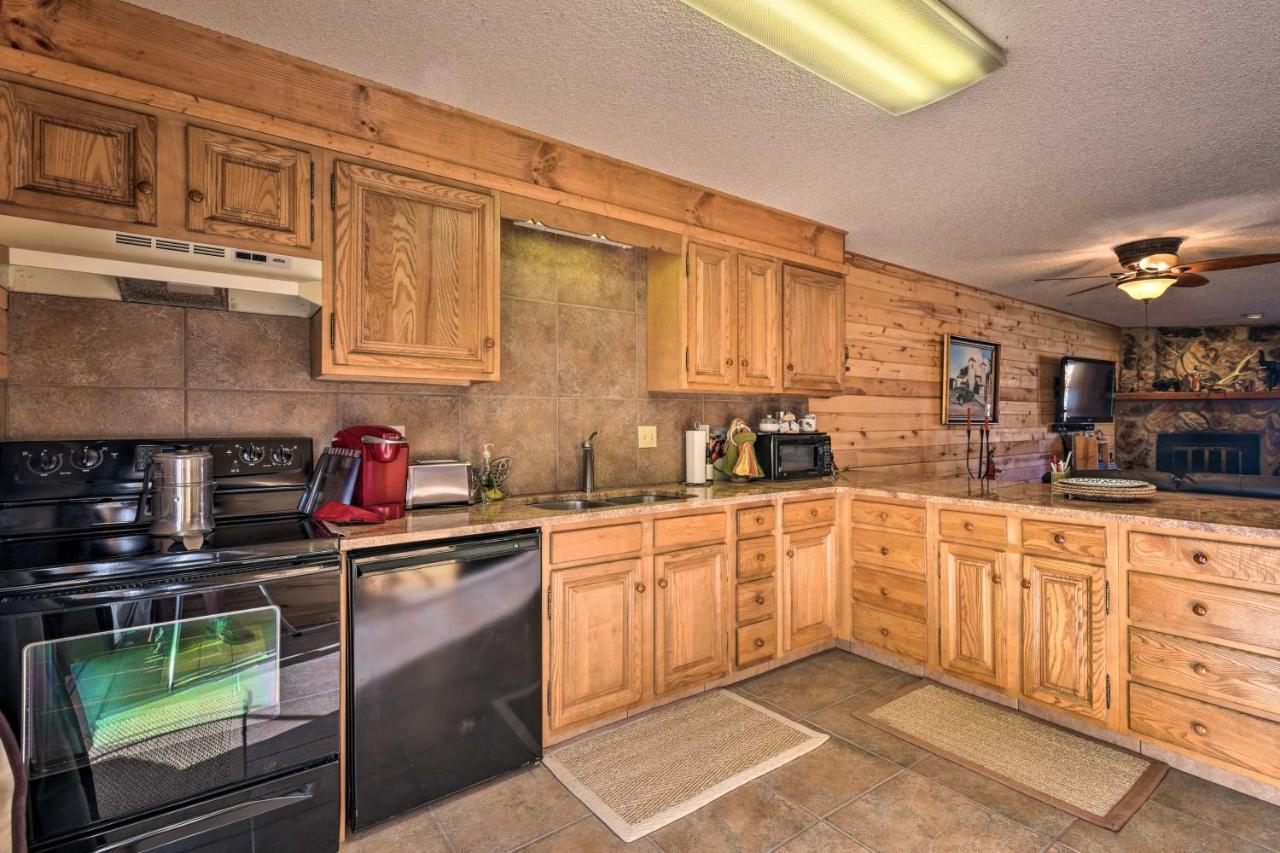 Downtown Red River Retreat With Mtn Views And Yard Esterno foto